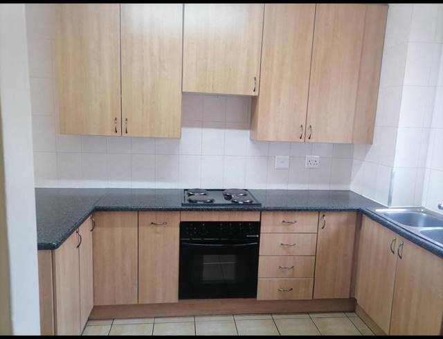 2 BEDROOM PROPERTY TO RENT IN SONNEVELD
